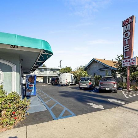 Super 7 Motel Anaheim Exterior photo