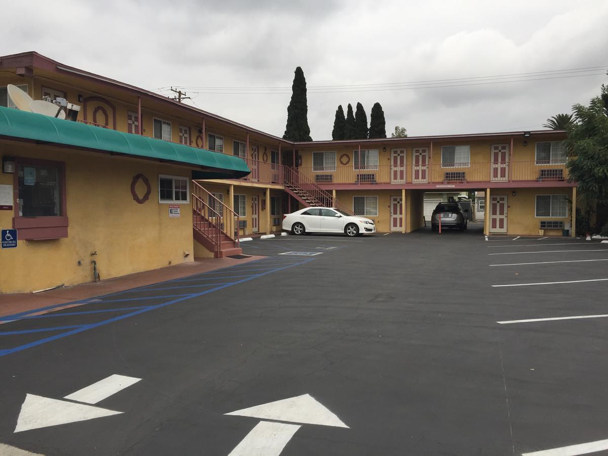 Super 7 Motel Anaheim Exterior photo